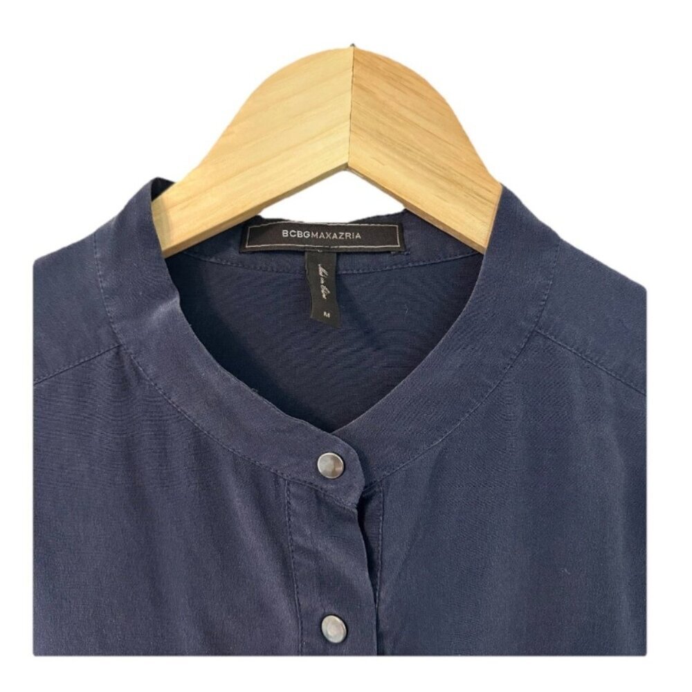 BCBGMaxazria Women's Medium 100% SILK Long Sleeve Navy Blue Button Up Blouse - Picture 3 of 4